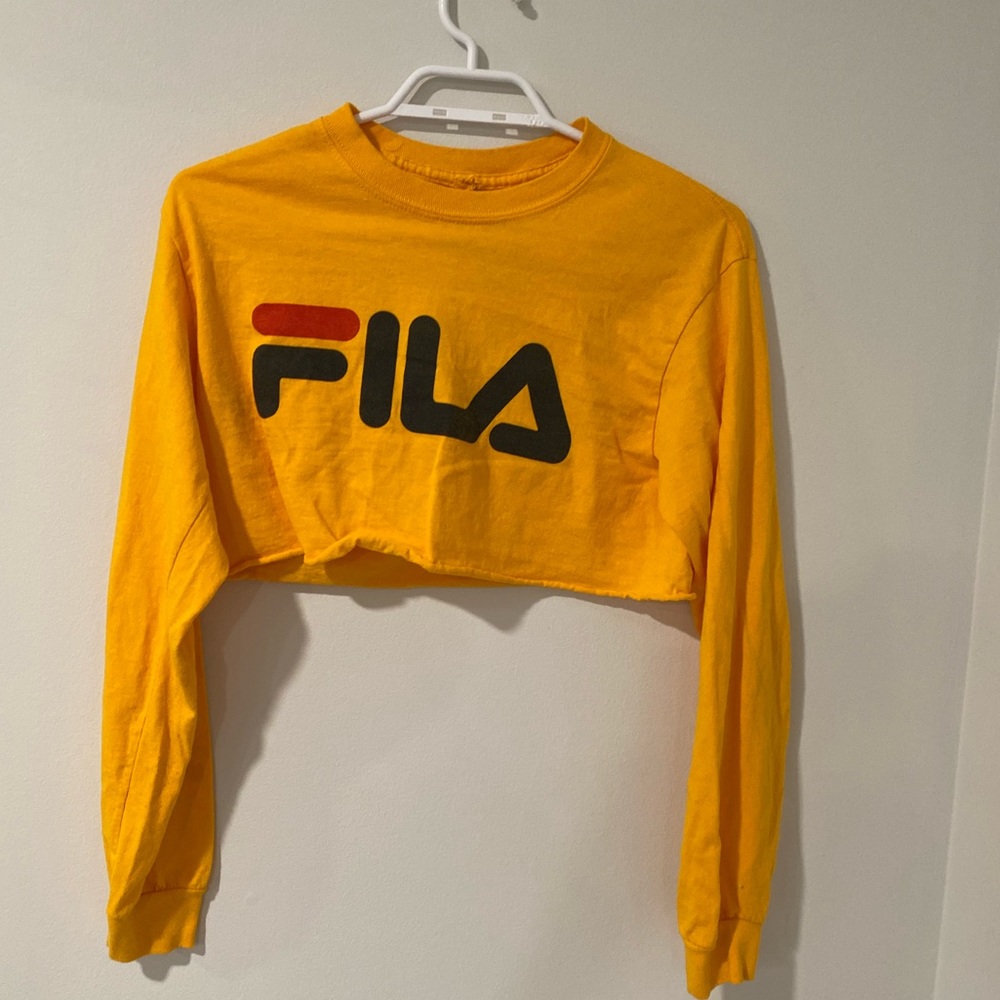 Yellow fila crop top. Size medium. Small hole in the back ( see photos)